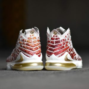 LEBRON XVII DESERT/MEATALLIC-GOLD